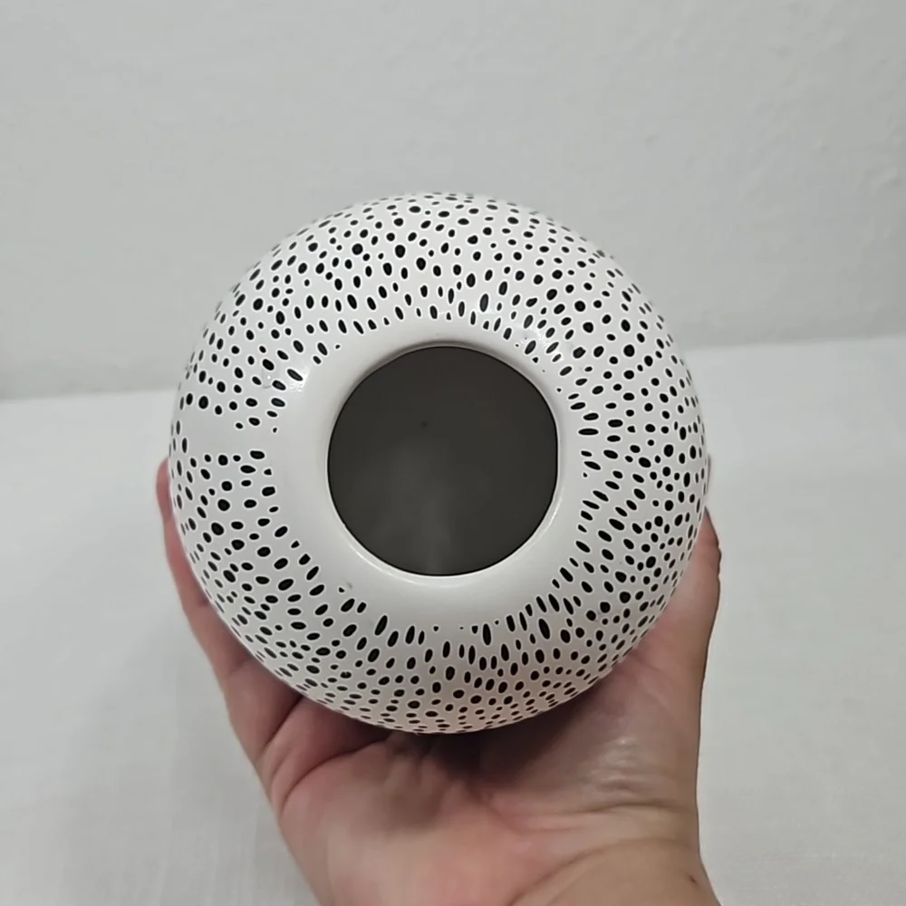 unique ankyo speckled spotted dolomite vase